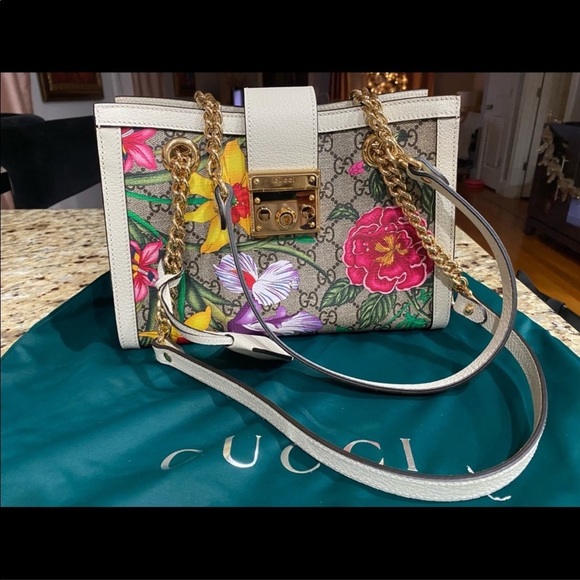 Gucci GG Flora Shoulder Bag - Picture 12 of 13